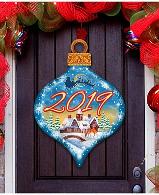 Designocracy 2019 Christmas Village Drop Dated Wooden Door Hanger