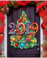 Designocracy Celebrate 2019 Dated Wooden Christmas Door Hanger