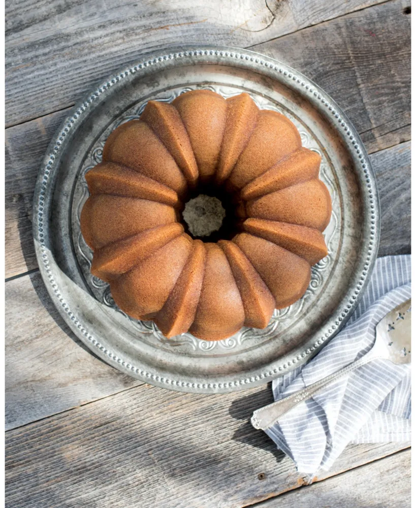 Nordic Ware Vintage Star Bundt Cake Pan