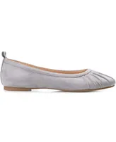 Journee Collection Women's Tannya Ruched Ballet Flats