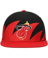 Men's Mitchell & Ness Black and Red Miami Heat Hardwood Classics Sharktooth Snapback Hat