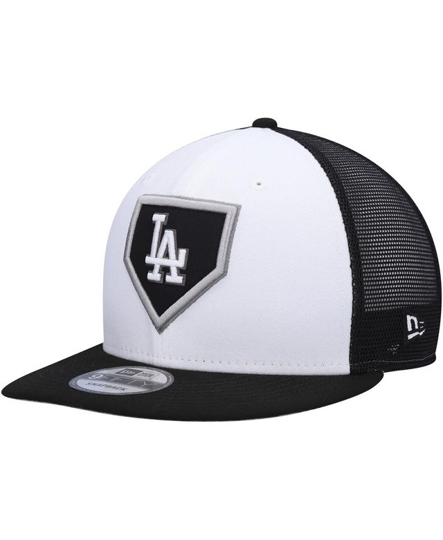 Men's New Era White and Black Los Angeles Dodgers 2022 Clubhouse Trucker 9FIFTY Snapback Hat