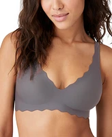 b.tempt'd by Wacoal Women's b.wow'd Wirefree Bralette 952287