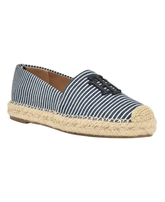 Tommy Hilfiger Women's Peanni Flat Espadrille Closed Toe Shoes