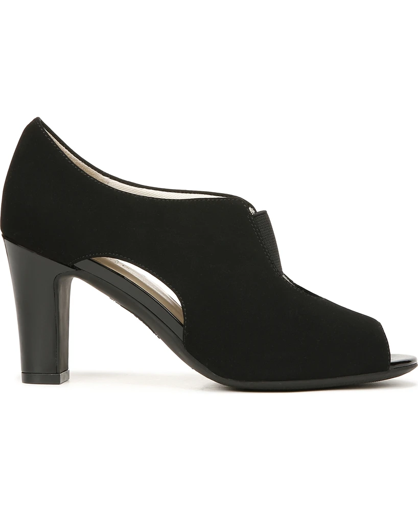 LifeStride Carla Pumps