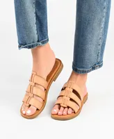 Journee Collection Women's Serrie Flat Sandals