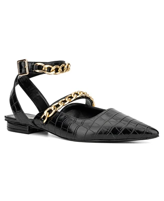 Fashion To Figure Women's Aliza Flats