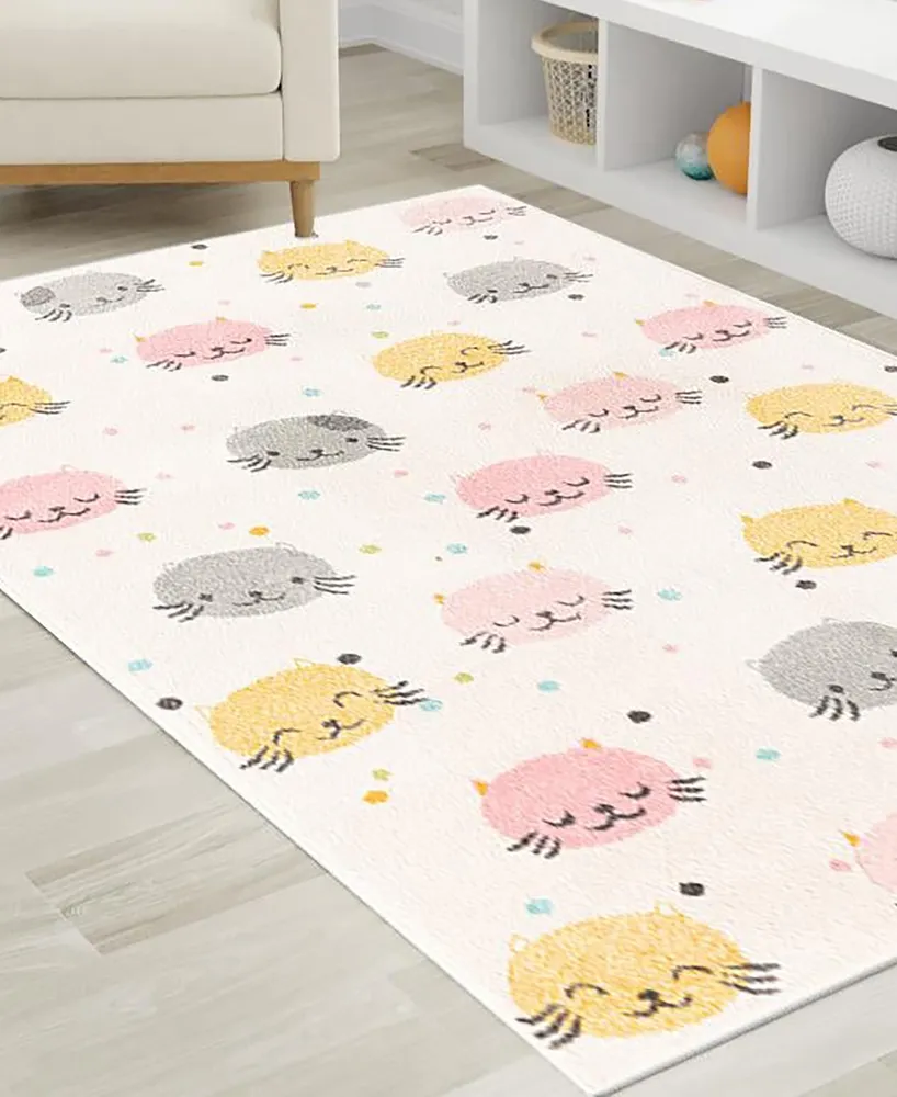 Bayshore Home Campy Kids Molly 5'3" x 8' Area Rug