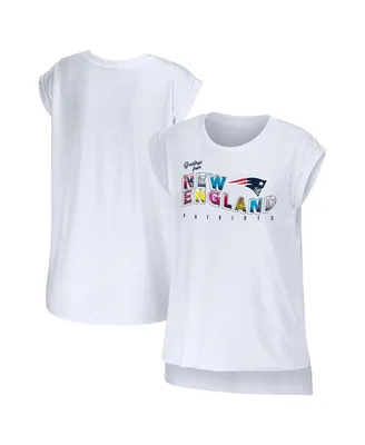 Women's Wear by Erin Andrews White New England Patriots Greetings From Muscle T-shirt