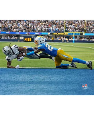 Davante Adams Las Vegas Raiders Unsigned Scores a Touchdown Photograph