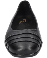 Easy Street Women's Hayes Square Toe Flats