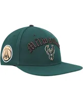 Men's Pro Standard Hunter Green Milwaukee Bucks Old English Snapback Hat