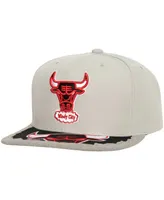 Men's Mitchell & Ness Gray Chicago Bulls Munch Time Snapback Hat