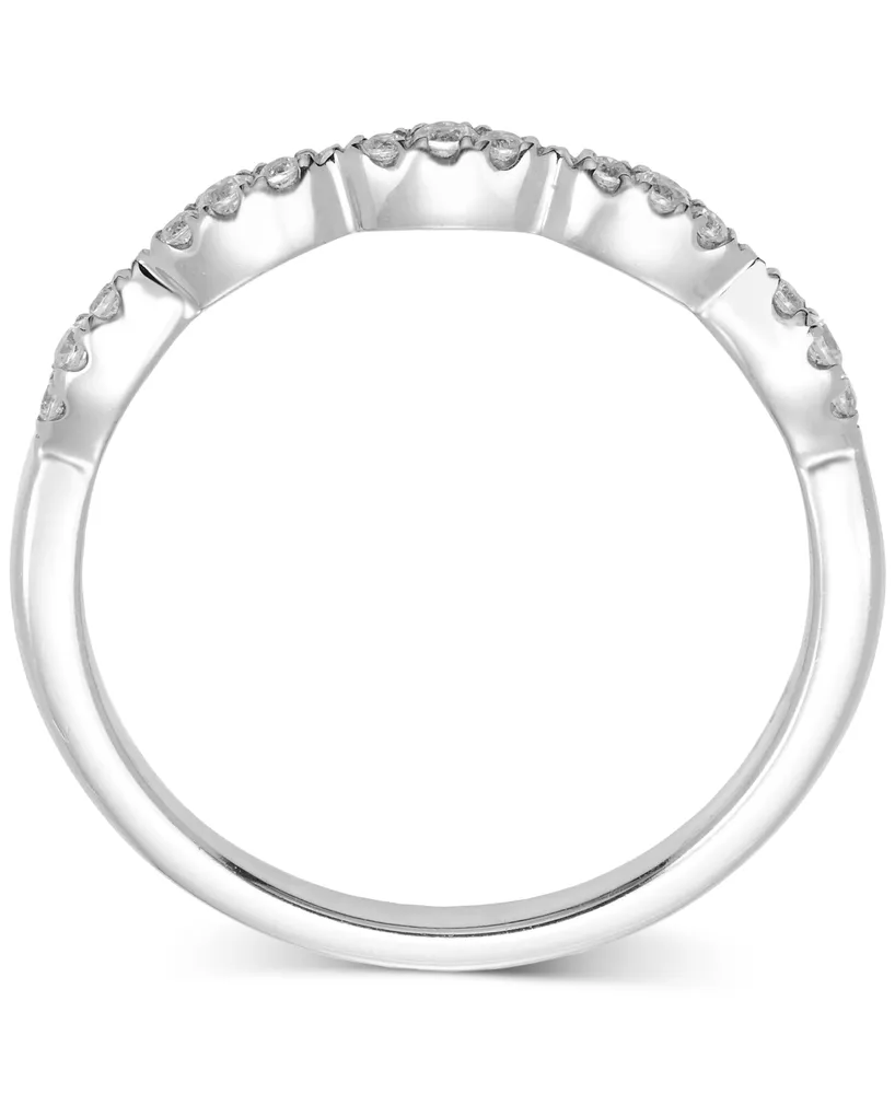 Diamond Halo Bridal Set (3/4 ct. t.w.) in 14k White Gold