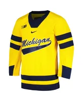 Nike Men's Michigan Wolverines Replica Jersey