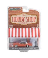 1/64 Chevrolet Impala Capitol Cab Taxi with Man in Suit, Hobby Shop