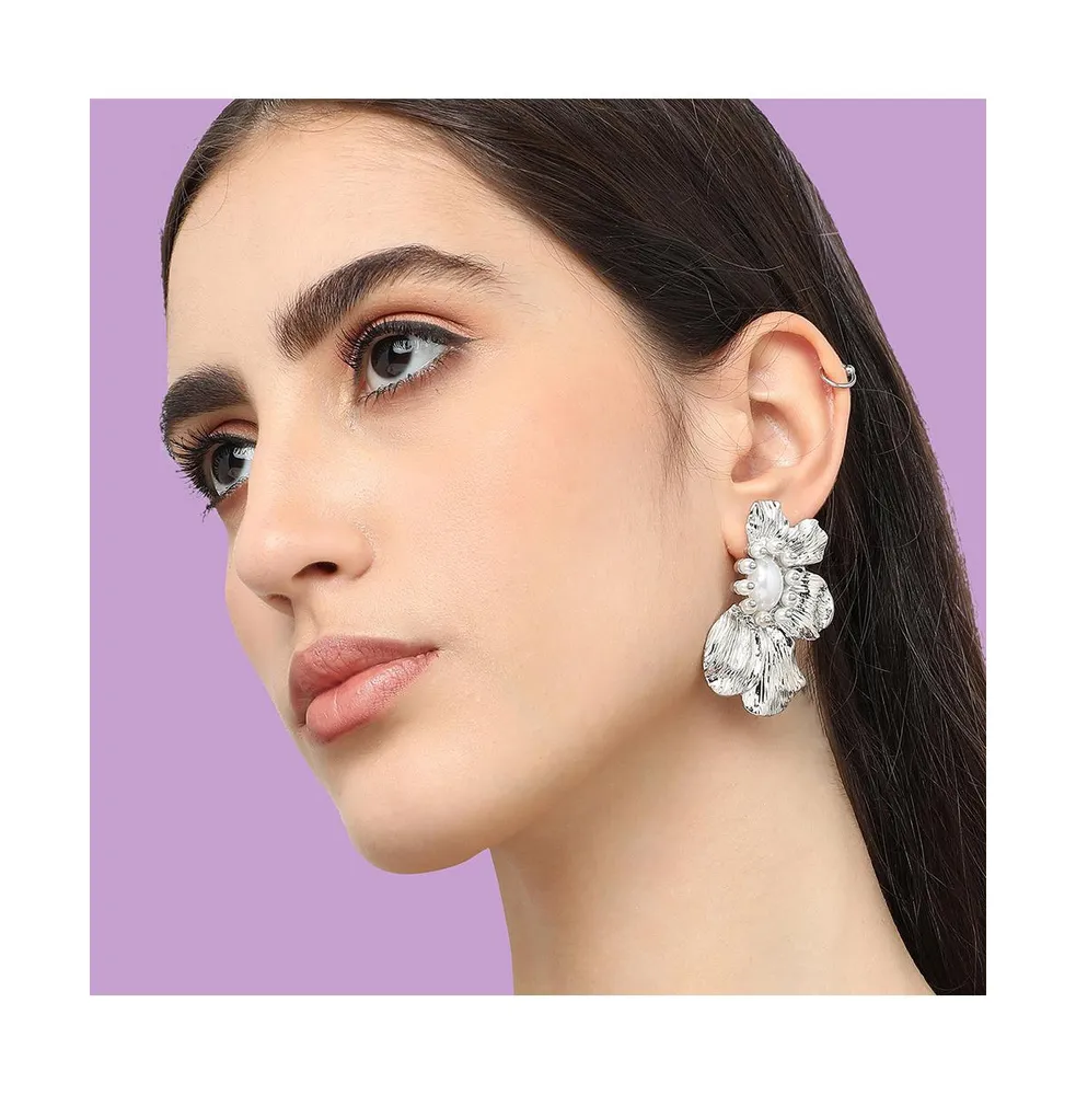 Sohi Women's Silver Flower Drop Earrings