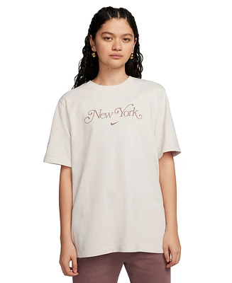 Nike Women's Sportswear Essential New York Logo T-Shirt