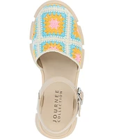 Journee Collection Women's Droit Platform Round Toe Sandals
