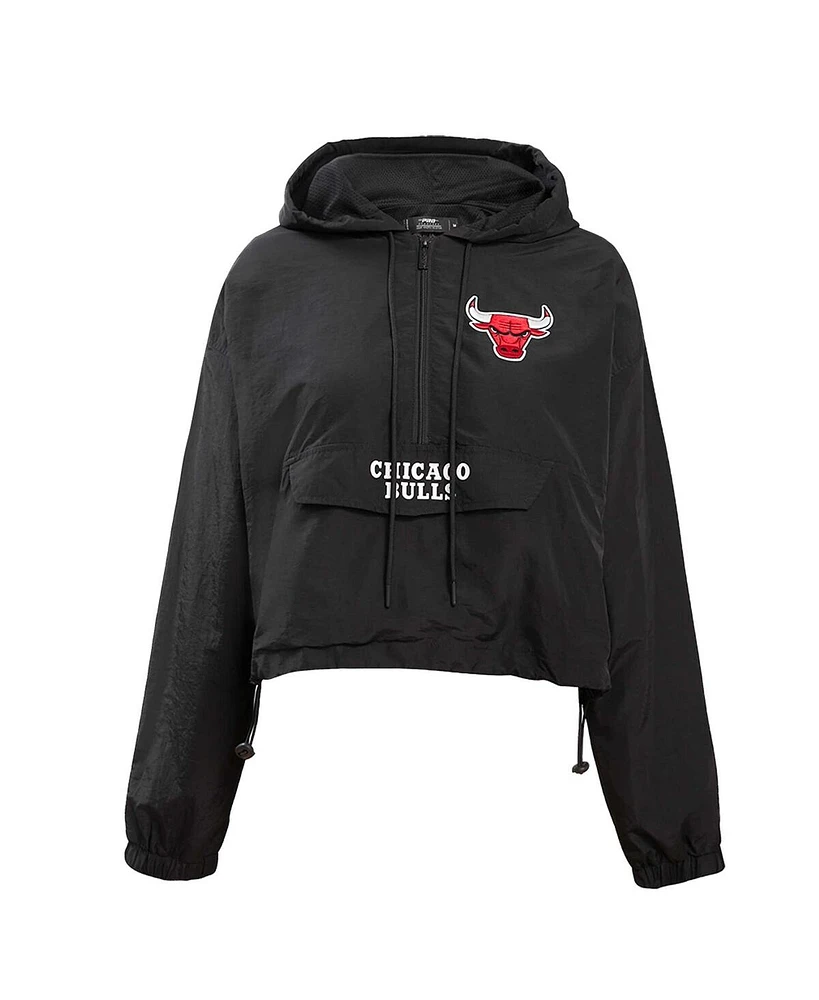 Women's Pro Standard Black Chicago Bulls Classic Wind Woven Cropped Half-Zip Jacket