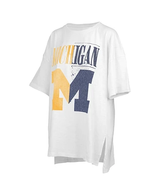 Women's Pressbox White Distressed Michigan Wolverines Lickety-Split Oversized T-shirt