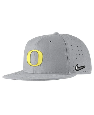 Men's Nike Gray Oregon Ducks Aero True Baseball Performance Fitted Hat