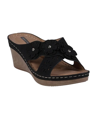 Gc Shoes Women's Miller Cross Strap Flower Slip-On Wedge Sandals