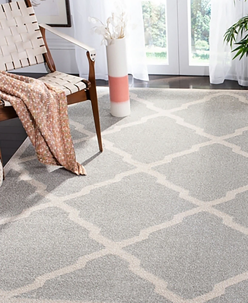 Safavieh Amherst AMT421 Beige and Light Gray 2'6" x 4' Area Rug