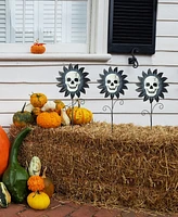 Glitzhome 24"H Halloween Metal Sunflower Skulls Glow-in-Dark Yard Stake, Set of 3