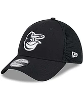 New Era Men's Baltimore Orioles Evergreen Black White Neo 39Thirty Flex Hat