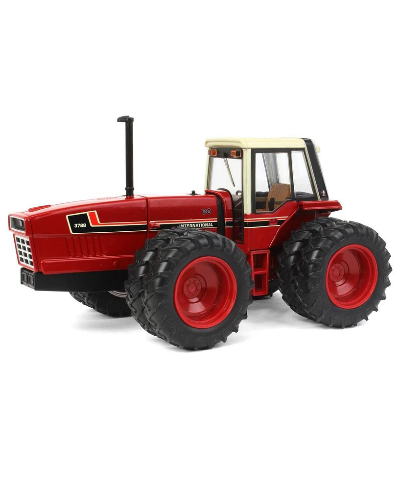 Ertl International Harvester with Front & Rear Duals