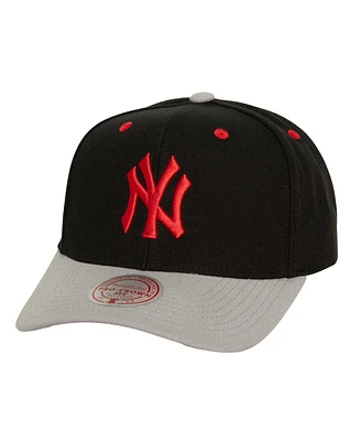 Mitchell & Ness Men's Black New York Yankees Bred Pro Adjustable Hat