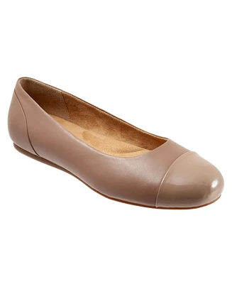 SoftWalk Sonoma Cap Toe Flat