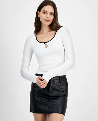 Just Polly Juniors' Contrast-Trim Rib-Knit Top