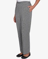 Alfred Dunner Petite Runway Ready Chic Pull On Houndstooth Short Length Pant