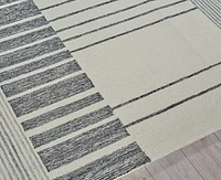 Exquisite Rugs Castine 5'x8' Area Rug