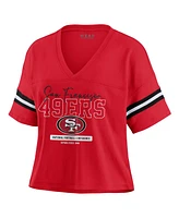 Wear by Erin Andrews Women's Scarlet San Francisco 49ers Color Block Boxy Modest Crop V-neck T-shirt