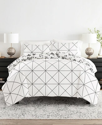 ienjoy Home Ultra Soft Edgy Flowers 3-Pc. Reversible Duvet Cover Set, Full/Queen