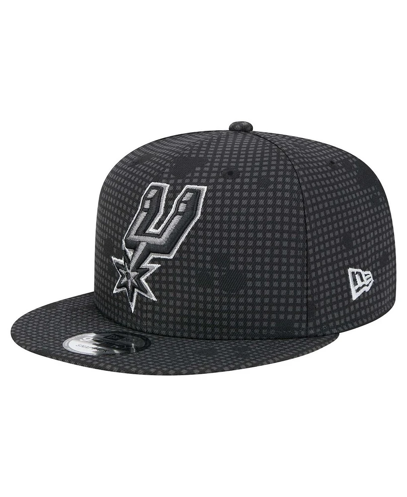 New Era Men's Black San Antonio Spurs Midnight Ink Pop Outline 9FIFTY Snapback Hat