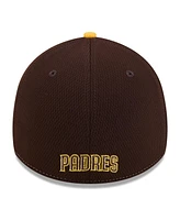 New Era Men's Brown/Gold San Diego Padres 2025 Mlb Clubhouse 39THIRTY Flex Hat