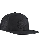 Mitchell & Ness Men's Black Detroit Red Wings Soul Strike Cultivated-Pearl Tonal Snapback Hat