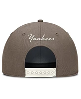 Nike Men's Brown New York Yankees Rise Performance Adjustable Hat