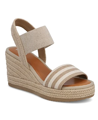 Mia Women's Brittni Round Toe Wedge Sandals