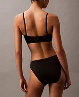 Calvin Klein Women's Form to Body Lightly Lined Bandeau Bra QF7783
