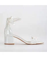 Amber Lace Sandals with Pearls