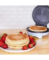 Uncanny Brands Peanuts Snoopy Waffle Maker