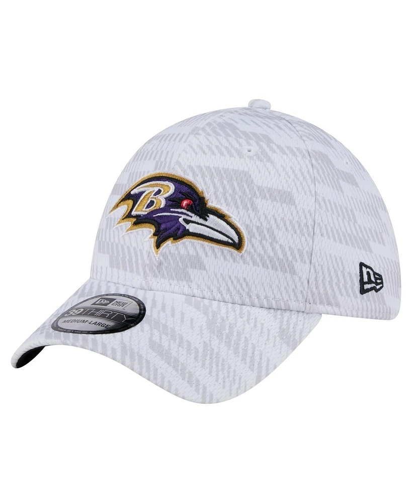 New Era Men's White Baltimore Ravens Gameday Graded 39THIRTY Flex Hat