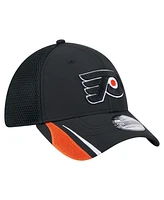 New Era Men's Black Philadelphia Flyers Linear Featherweight 39THIRTY Flex Hat