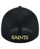 New Era Men's Black Orleans Saints Game Day Linear 39THIRTY Flex Hat