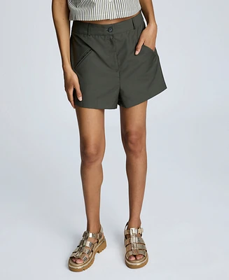 Kenneth Cole Women's Luxe Twill Double Welt-Pocket Shorts